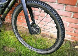 guide on how to deflate a bike tire